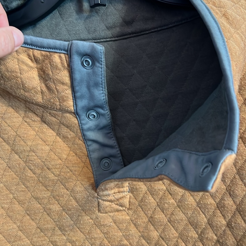 Men’s Reversible Quilted Pullover - Picture 8 of 13